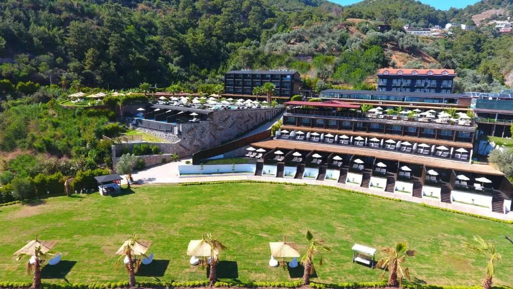 Manaspark Deluxe Hotel, photo 1